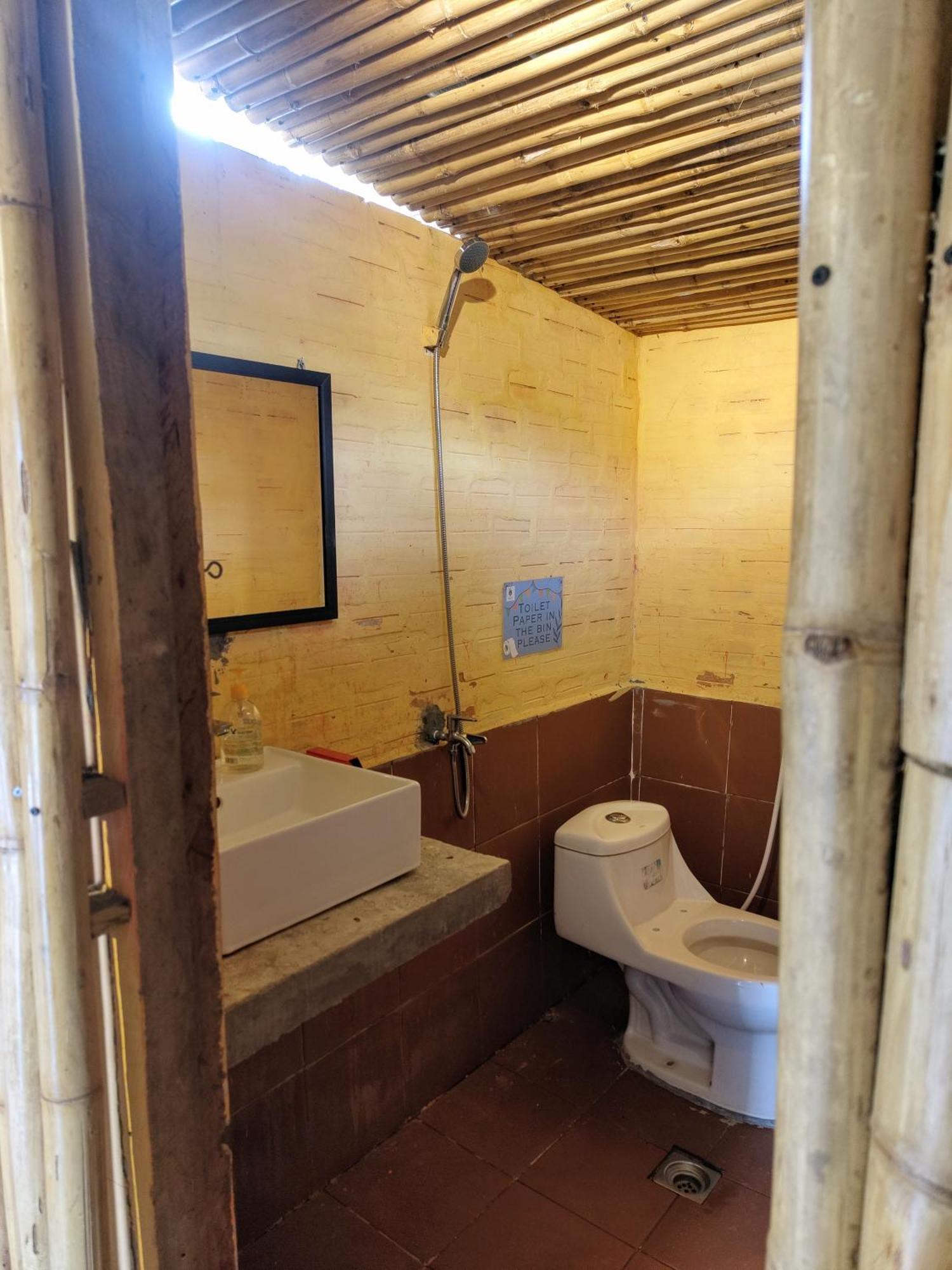The Bear Bungalow Кампот Екстериор снимка