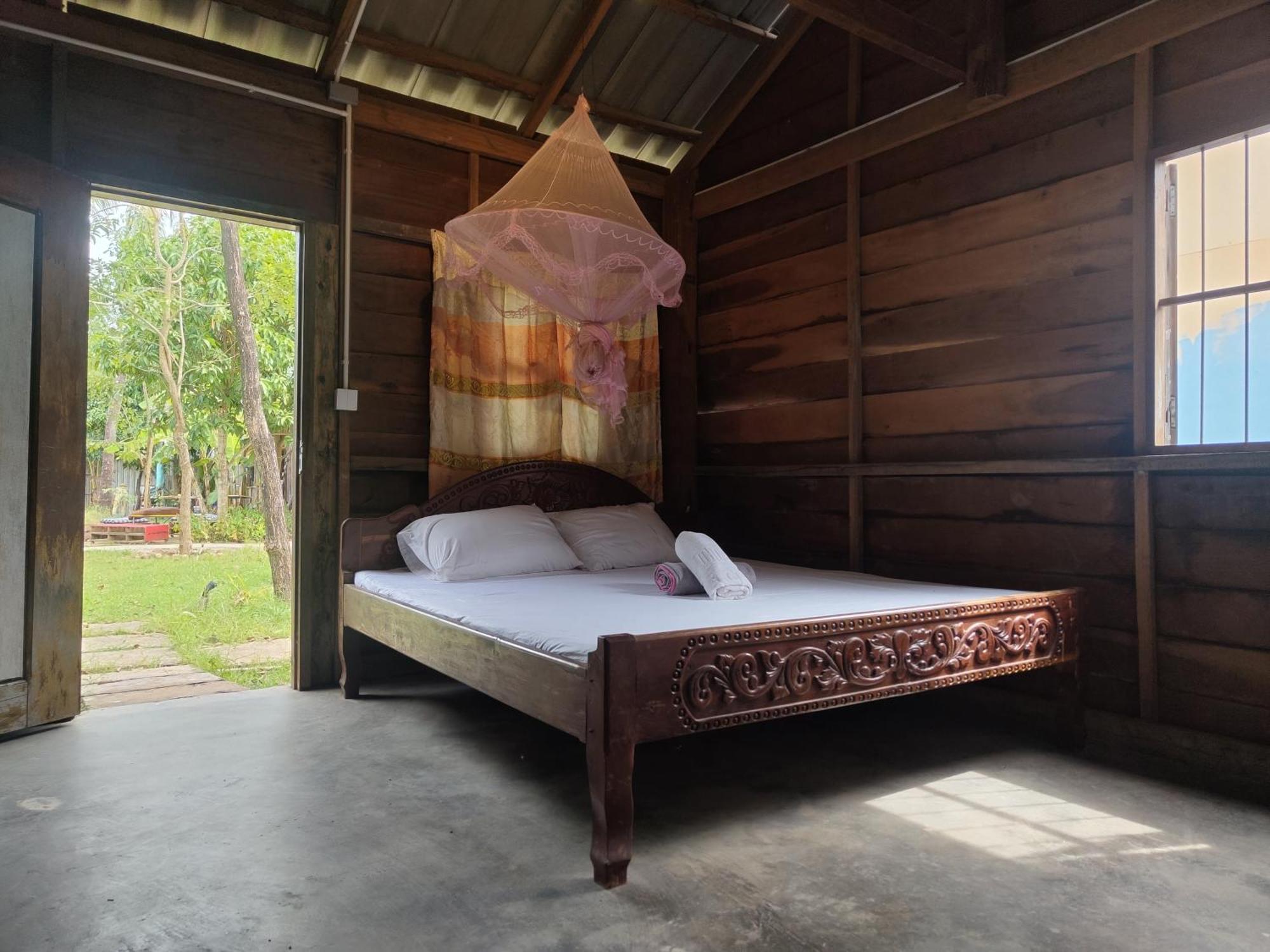 The Bear Bungalow Кампот Екстериор снимка
